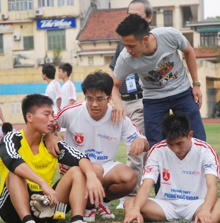 "Trốn" đội U23, Văn Quyết rủ Hồng Quân ra sân Hàng Đẫy làm... khán giả ảnh 6
