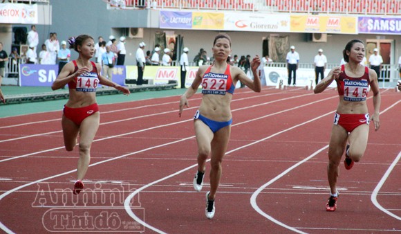 Vũ Thị Hương trở lại thống trị đường chạy 100m nữ Đông Nam Á ảnh 1