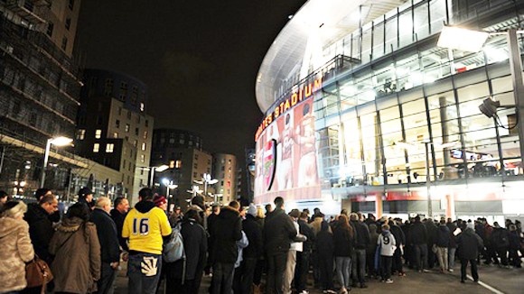 Chiều lòng fan, Arsenal giảm 50% giá vé trận gặp Liverpool ở FA Cup ảnh 1