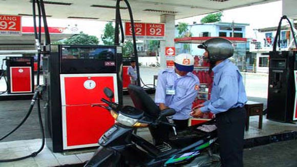 Giảm giá dầu, giữ nguyên giá xăng ảnh 1