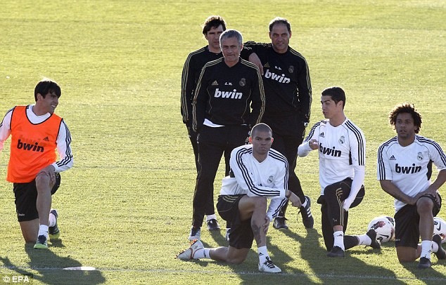 Mourinho: " Xin lỗi Chelsea" ảnh 2