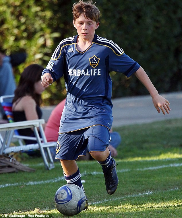 Sân cỏ sẽ có David Beckham... thứ hai ảnh 1