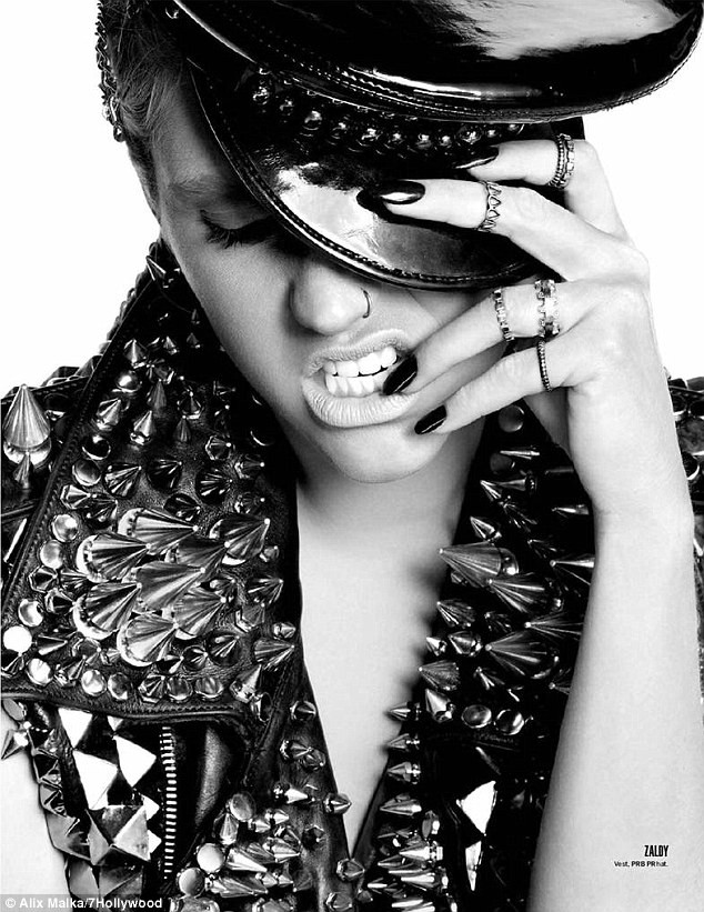 Nữ ca sĩ Ke$ha "la hét" trên tạp chí ảnh 4