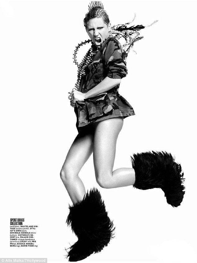 Nữ ca sĩ Ke$ha "la hét" trên tạp chí ảnh 1