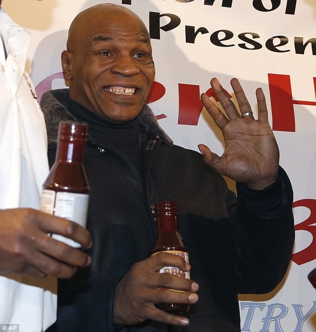 15 năm sau vụ "cắn tai", Mike Tyson làm lành với Evander Holyfield ảnh 4