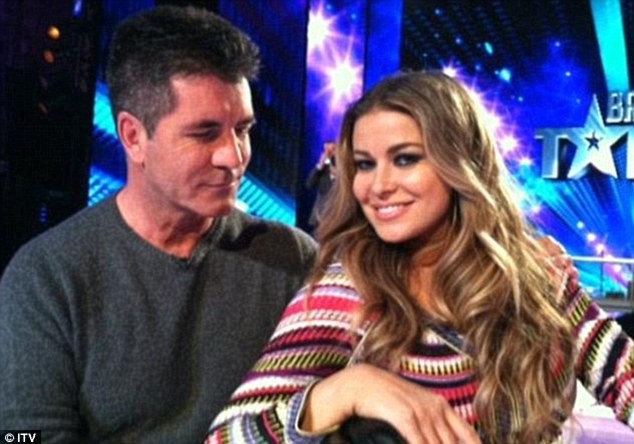Simon Cowell muốn tìm bạn gái ảnh 2