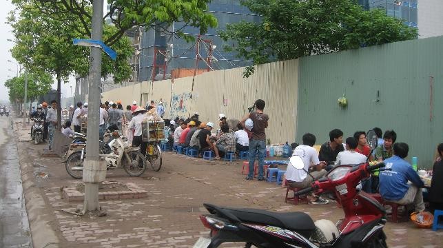 Quán “cóc” - nguy cơ phát sinh dịch bệnh ảnh 1