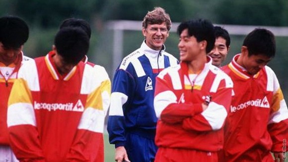 Arsene Wenger và bước đầu gian khó tại Arsenal ảnh 2