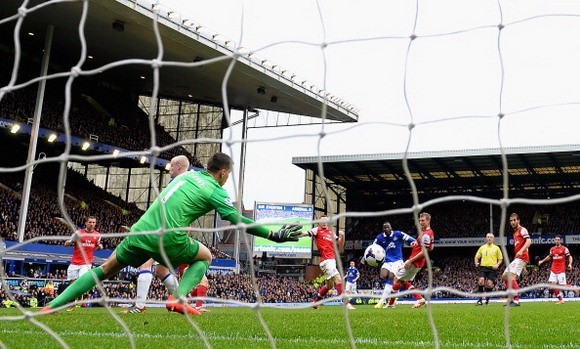 Đánh bại Arsenal, Everton tự tin với cơ hội dự Champions League ảnh 1