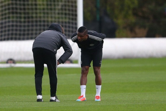 Eto'o tập luyện một mình trước trận gặp PSG ảnh 1