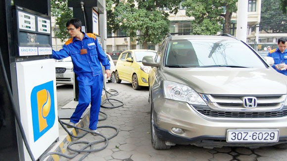 Bộ Tài chính yêu cầu chưa tăng giá xăng ảnh 1