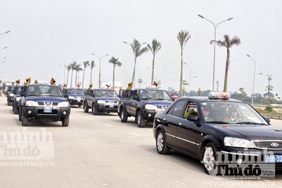 Diễn tập: Cảnh sát bảo vệ quật ngã nhóm đối tượng gây rối ảnh 6