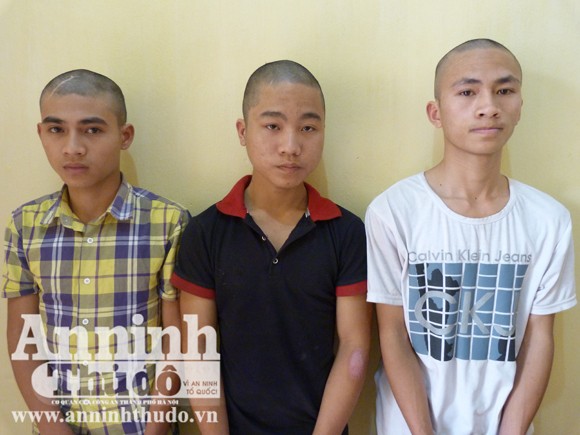 Hiếp dâm tập thể vì xem phim sex trên điện thoại di động ảnh 1