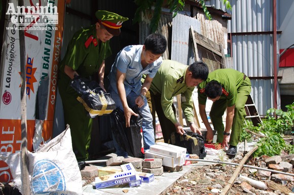 Phát hiện "kho" thuốc lá lậu, cách Hồ Gươm vài bước chân ảnh 6