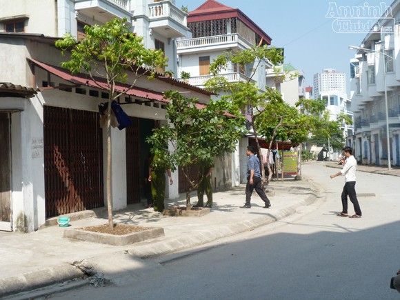 Hai tay hai dao truy sát làm náo loạn xóm trọ ảnh 1