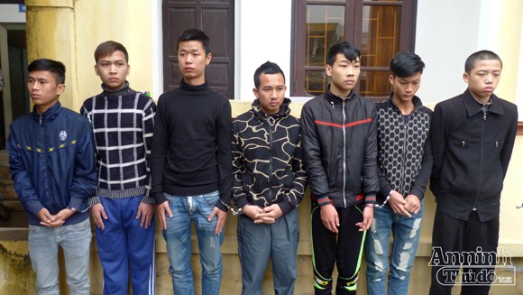 Xông vào nhà cưỡng đoạt tài sản khi đi đòi nợ thuê ảnh 1