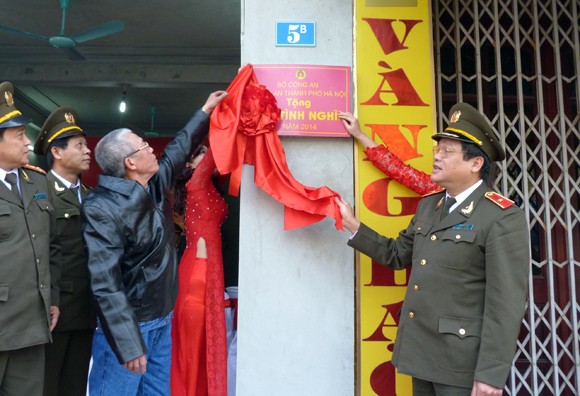 Khánh thành nhà tình nghĩa tặng gia đình liệt sỹ CAND ảnh 2