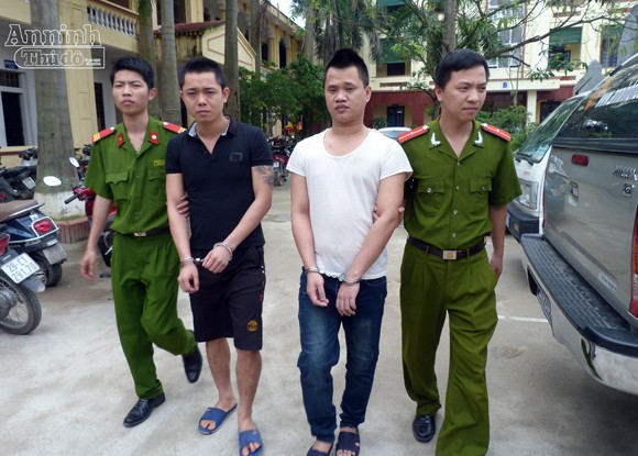 Bịt khẩu trang, che biển số, chém nhân viên hiệu cầm đồ ảnh 1