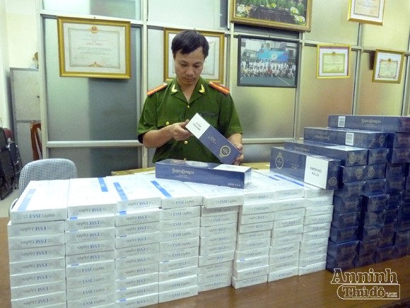 Thu giữ hơn 4.000 bao thuốc lá ngoại không rõ nguồn gốc ảnh 2