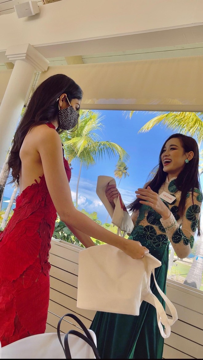 Tiết lộ thêm về bộ trang phục "rau má" được Đỗ Thị Hà mang đến "Miss World 2021" ảnh 10