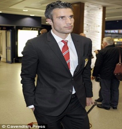 Robin van Persie lo lắng về tương lai ở M.U ảnh 1