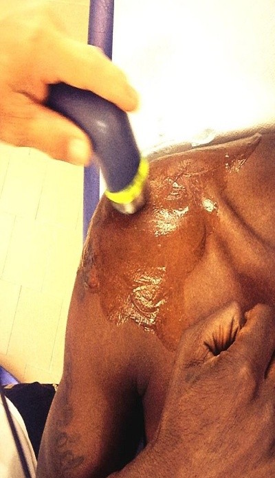 Balotelli “khoe” ảnh trị liệu đặc biệt ảnh 1