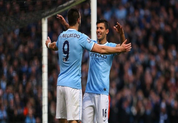 Pellegrini đánh cược Champions League với bộ đôi “song sát” Aguero - Negredo ảnh 1