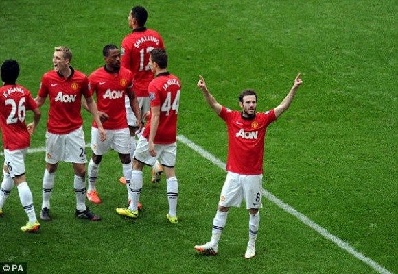 Mata lập cú đúp, M.U chạy đà hoàn hảo cho Champions League ảnh 3