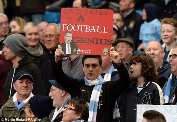 Fan Man City “nuối tiếc” khi David Moyes bị M.U sa thải ảnh 2