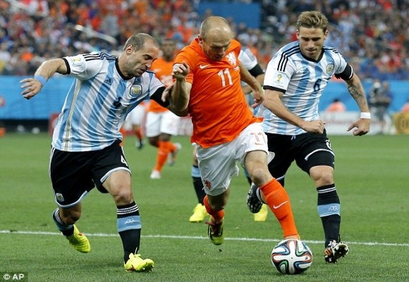 Sau 24 năm chờ đợi, Argentina vào chung kết gặp Đức ảnh 10