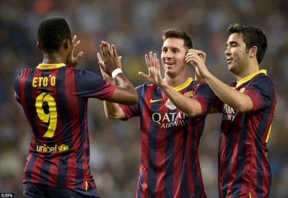 Chiêm ngưỡng pha kiến tạo kinh điển của Messi trong “ngày của Deco” ảnh 2