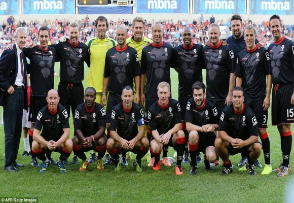 Giggs lập siêu phẩm trong ngày “Thế hệ vàng” 92 của M.U thua thảm ảnh 1