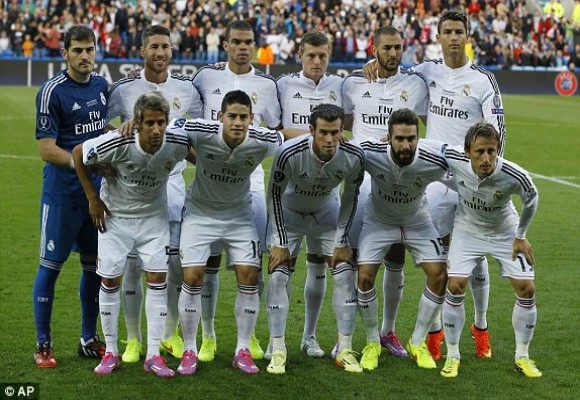 Ronaldo lập cú đúp trong ngày “dải ngân hà” tỏa sáng ảnh 1