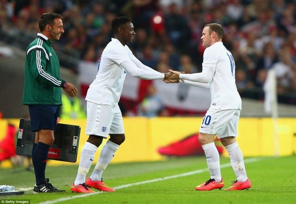 Chùm ảnh: Rooney lập công "rửa" băng đội trưởng Tam Sư ảnh 9