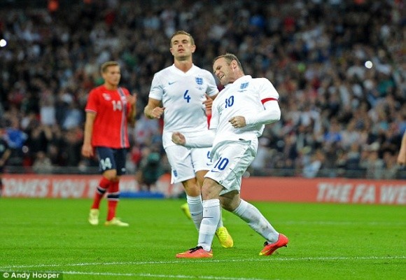Chùm ảnh: Rooney lập công "rửa" băng đội trưởng Tam Sư ảnh 7