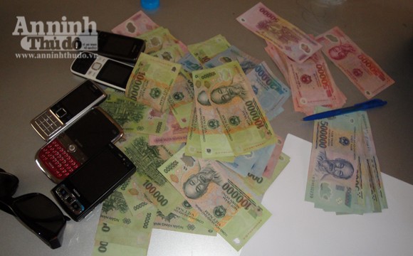 Sa lưới khi "diễn" trò cờ bạc bịp trên xe khách ảnh 5