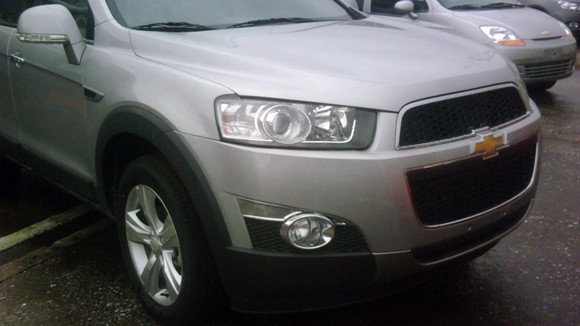 Lộ ảnh Chevrolet Captiva và Orlando MPV 2011 tại VN ảnh 2