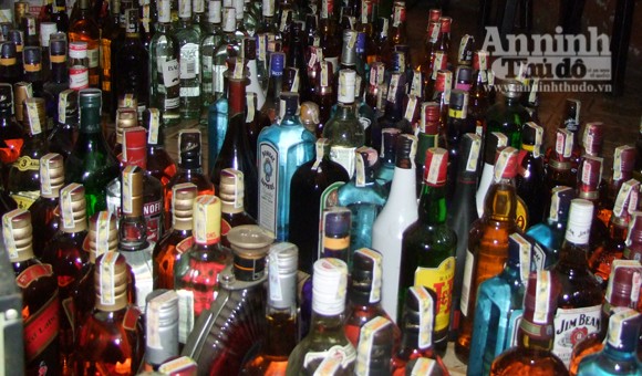 Kinh ngạc cảnh nhảy nhót ở quán bar “chui” ảnh 4