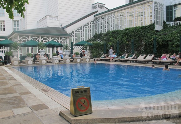 Chui vào từng ngõ ngách căn hầm dưới KS Metropole Hà Nội ảnh 1