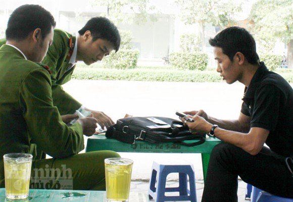 Phóng viên truy đuổi đối tượng trộm cắp trên đường Phạm Hùng ảnh 1