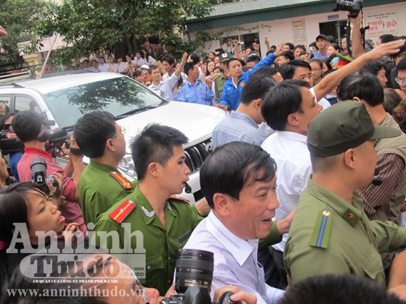 Bé 2 ngày tuổi bị bắt cóc ở bệnh viện đã an toàn trong vòng tay mẹ ảnh 4