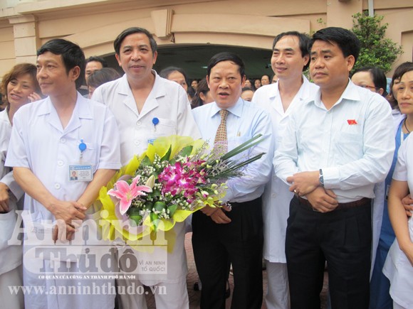 Bé 2 ngày tuổi bị bắt cóc ở bệnh viện đã an toàn trong vòng tay mẹ ảnh 1