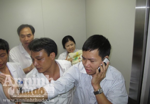 Bé 2 ngày tuổi bị bắt cóc ở bệnh viện đã an toàn trong vòng tay mẹ ảnh 6