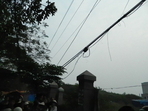 Kéo cáp thông tin, không may bị điên giật chết ảnh 2