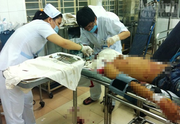 Truy sát bằng mã tấu kinh hoàng tại quán cà phê ảnh 1