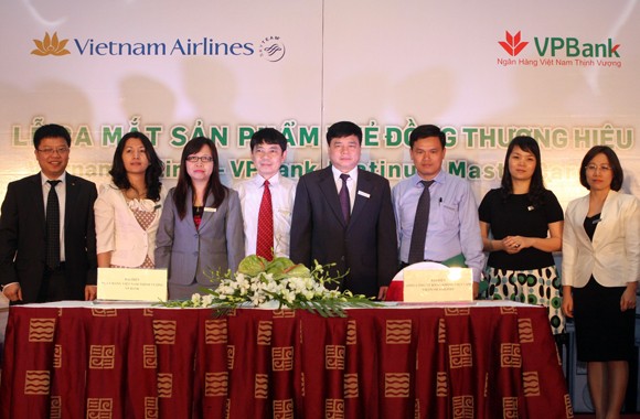 VPBank và Vietnam Airlines cùng nhau ra loại thẻ mới ảnh 1