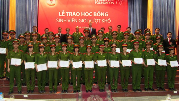 45 SV của Học viện CSND, nhận học bổng từ quỹ Prudence VN ảnh 1