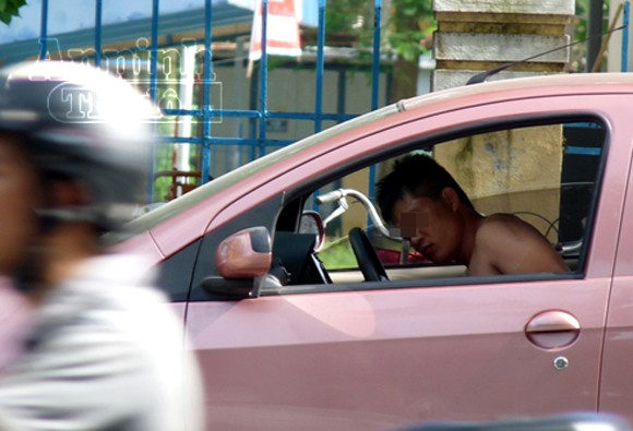 Hải Phòng: Nam thanh niên tự lột quần áo nằm ngủ ngoài đường ảnh 3