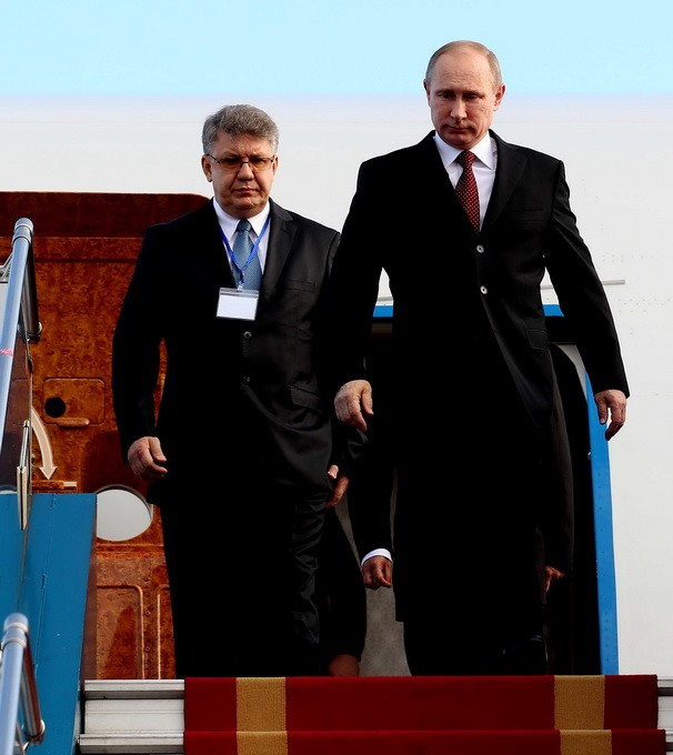 Chùm ảnh: Lễ đón Tổng thống Nga Vladimir Putin ở sân bay Nội Bài ảnh 1