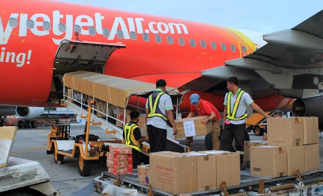 Chuyển miễn phí nạn nhân bão Haiyan từ Philippines về Việt Nam ảnh 1